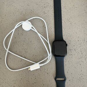 Apple Watch SE 2nd Gen 44mm - 32GB